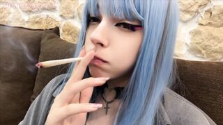 Alternative Cute Girl Smoking a cigarette (full vid on my 0nlyfans/ManyVids)