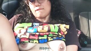 I show my tits to my brother-in-law sucking my dildo, I fuck my pussy in the car