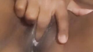 Sexy Ebony Squirting and Creaming!