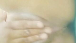 TikToker Queen fingering, TikToker dasi Pakistani, Indian Queen apnii sexy pussy ma fingers dalti ha full awaz k Sath