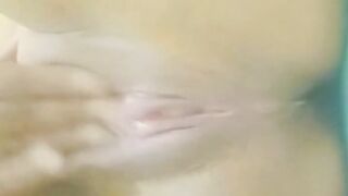 TikToker Queen fingering, TikToker dasi Pakistani, Indian Queen apnii sexy pussy ma fingers dalti ha full awaz k Sath