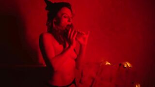 These red lights make my solo sessions more seductive. Don't you think so too?