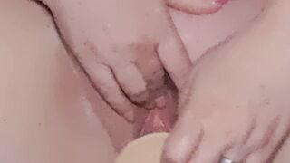 Pulling in parking lot to fuck myself!! Wet pussy