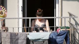 This nice mom gets some sun in bra during the lockdown