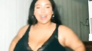 Tik Tok Female: Chick with HUGE tits!