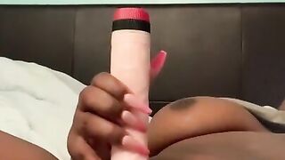 Ebony Plays with Fat Pussy