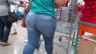 Latina Cutie with a really thick booty in skin tight jeans