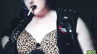 Vote me Manyvids Alt Star OTY Tinyurl Dot com/VagaMV BBW Punk