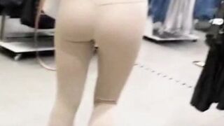 Sexy Asses In Tight Yoga Pants