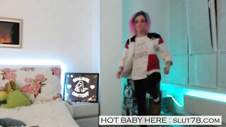 Sexy Twitch Streamers Show Ass and Dancing Twerk