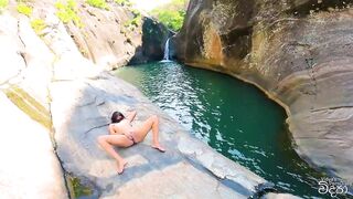 Sri Lankan Couple Risky OUTDOOR SEX at near Waterfall