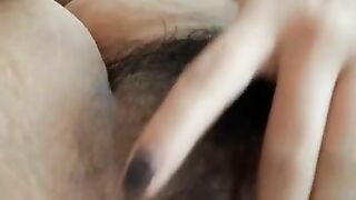 Gran coño peludo llega a chorro en pov  amateur