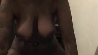 Ebony slut using fuck machine