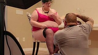 Sexy Photoshoot of BBW milf, gilf