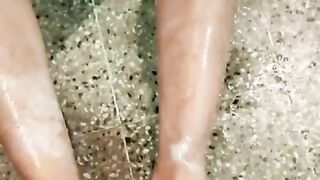 Horny footjob and explosive cumshot ????