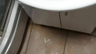 kris36h pee all over the bathroom