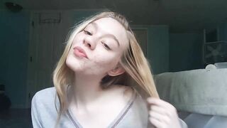 Sativa Skies Big sexy lips mouth fetish 2m