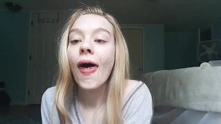 Sativa Skies Big sexy lips mouth fetish 2m