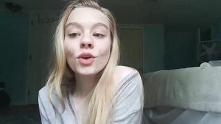 Sativa Skies Big sexy lips mouth fetish 2m