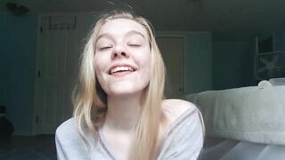 Sativa Skies Big sexy lips mouth fetish 2m