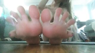 Sativa Skies, feet, soles blonde college girl soles 3 min