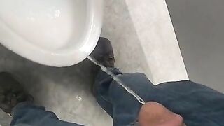 Busy restroom pee