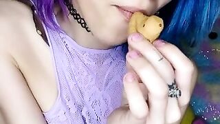 Peeps Mukbang