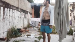 Guy undressing to pee and Smoke / fetish man