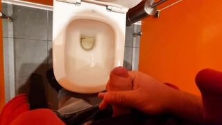 Guy CUMS in PUBLIC bathroom THERE ARE OTHER PEOPLE!