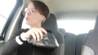 Nordic Amateur Girl Flashes in Car ❤︎