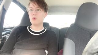 Nordic Amateur Girl Flashes in Car ❤︎