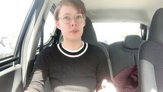 Nordic Amateur Girl Flashes in Car ❤︎