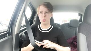 Nordic Amateur Girl Flashes in Car ❤︎