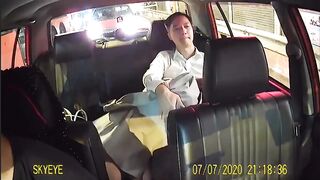 香港的士最新車震片，港女吹爆條仔30秒出左