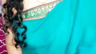 Green colour saree pe new married indian bhabhi hot video