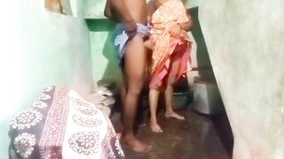 Priyanka aunty bathroom sex in home