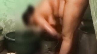 Desi indian girl bathing video