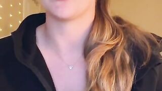 Cute Camgirl Professionally Rates Your Cock! POV