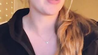 Cute Camgirl Professionally Rates Your Cock! POV