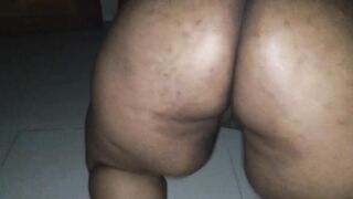 Indian stepmom juicy pussy and big ass sexy cum juice