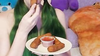 Mozzarella Sticks & Pussy Pleasure - Food Play