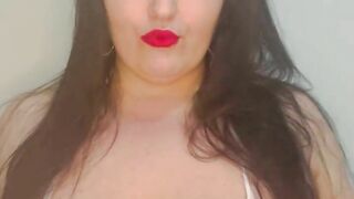 Curvy Canadian BBW Slut Loves to Shake her Massive 42 DDD NATURAL TITS For Camera