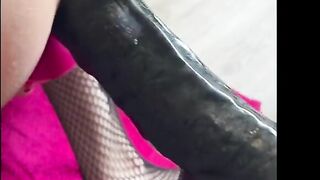 Big black dildo pussy fucked / dilatation gros gode black