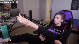 Twitch Streamer Lurn Shows off Feet