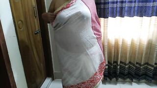 Desi Mallu Aunty ka bada doodh latak raha hai, yah dekh kar maine uski Chudai ki - Indian desi aunty fucked by neighbor