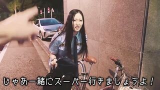 婦警お漏らし!?不審者に説教中、ガマン限界を超えてしまう女警察官ドラマ ｜おしがま,素人,日本人,無修正,おもらし,おしっこ,尿,野外,個撮,コスプレ,警察,美脚,手コキ,射精,フェラ失禁ぶっかけ顔射