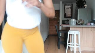 Booty Dancing Ebony, in leggings, sexy big-ass strip tease