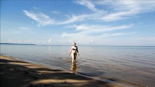 Naked big ass in beach