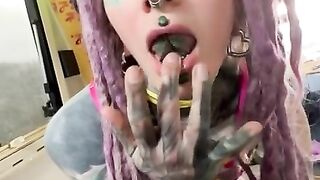 Onlyfans hippie Anuskatzz has anal sex till orgasm in her camper and gets a big cumshot in her face