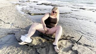 Public Beach Exhibicionist Wife Masturbation - Squirting Orgasms